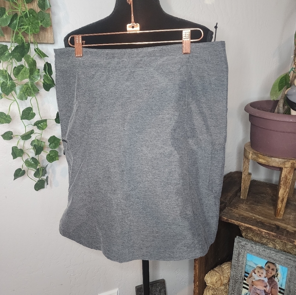 Merrell Gray Skirt‎ Opti-Wick Size 10